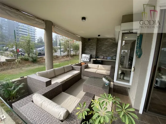Departamento En Venta De 4 Dormitorios 3 Baños En Peñalolén