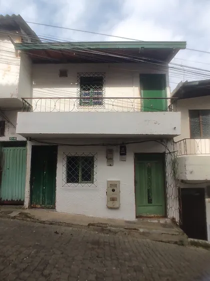Casa De 2 Pisos El Primero Con 4 Habitaciones Y Lote
