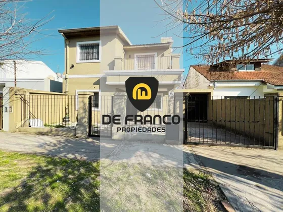 Casa En Venta - Bella Vista-  5 Ambientes