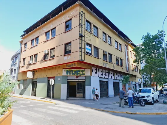 Edificio De 4 Pisos - Metros Santa Isabel - Irarrázaval 