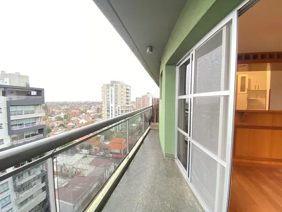 Departamento En  Alquiler De 2 Ambientes Con Cochera