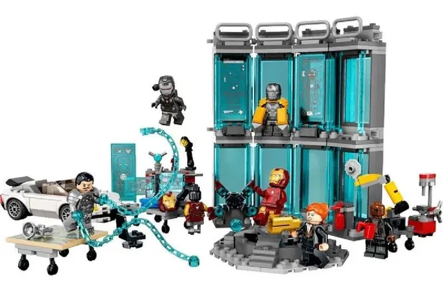 Set de construcción iron man salón de armaduras lego avengers sale