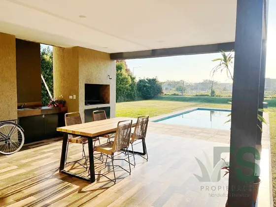 Alquiler Casa  3 Dormitorios Puertos Escobar Barrio Vistas