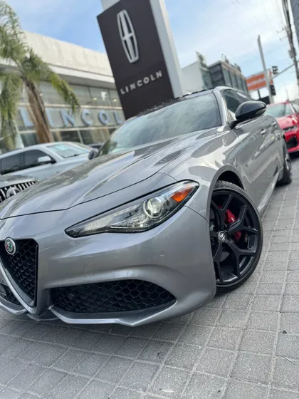 Alfa Romeo Giulia 2.0 Ti At