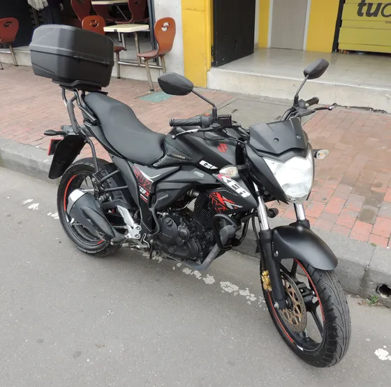 Motocicleta Gixxer 155cc