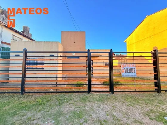 Casa Independiente A Metros Del Mar En Mar Del Tuyu Calle 59 E/ Costanera Y 1