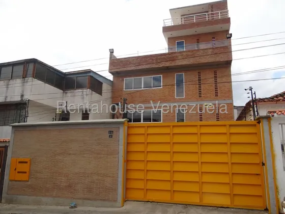 Planta Baja De 150m² De Casa Comercial En Alquiler En Maripérez