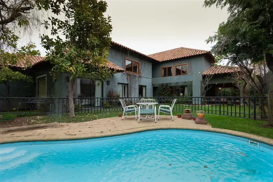 Casa En Venta De 3 Dorm. En Los Trapenses