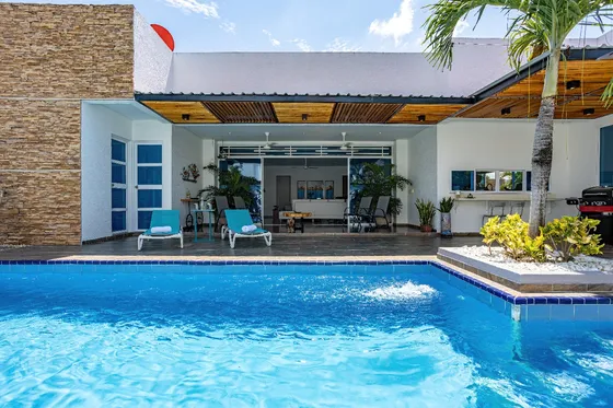 Moderna Casa Campestre En Condominio De 4 Habitaciones 