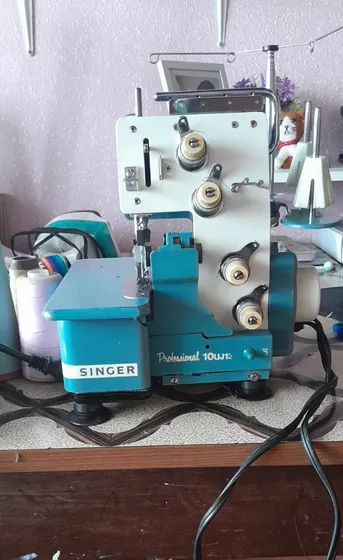 Maquina De Coser Overlock Singer