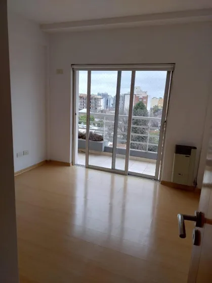 Departamento En Venta - 2 Dormitorios 2 Baños - Cochera - 100mts2 - Morón