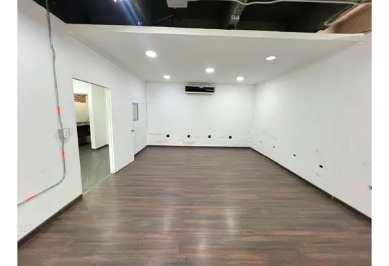 Venta  Oficina En Edificio En El Centro De Medellín