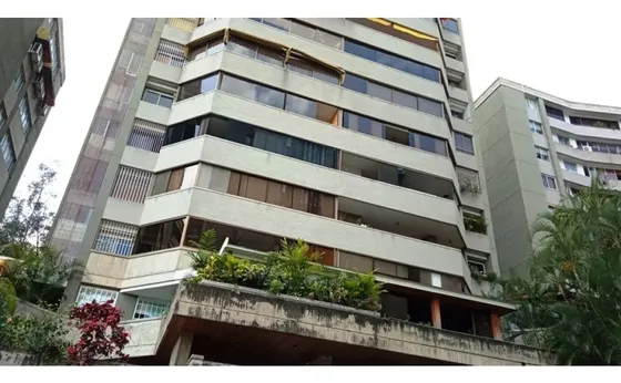 Vendo Apartamento 205m2 Santa Gertrudis 4579