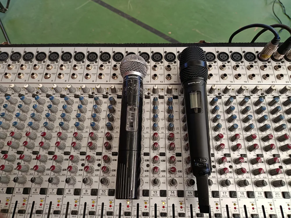 Microfone Somlimi EW135G4 com receptor