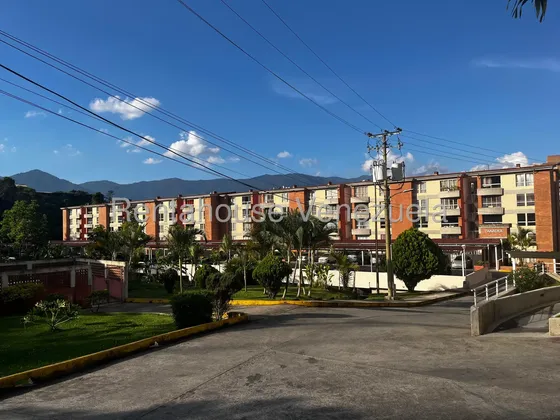 En Miravila Cómodo Apartamento Cod. 26-18914 Carlos López