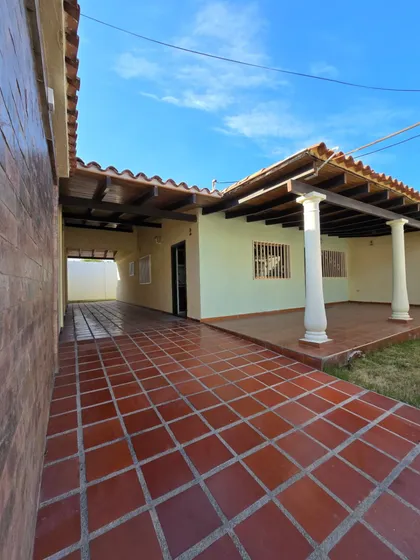 Casa En Venta En Turmero Villas Del Este 04js