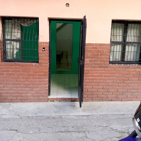 Rento Anexo En 2do Piso, En Catia, Con Entrada Independiente, Sala , Cocina, Baño, Habitación, Sin Amoblar.