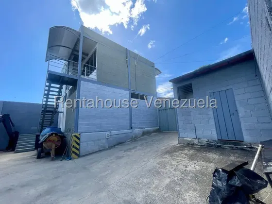 Dennymar, Vende Propiedad Comercial En Cabudare Agua Viva Con Mas De 1800m2 Alta Seguridad Muy Conservado En Optimas Condiciones Contactame B6a10866.