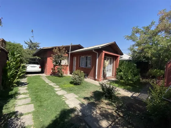 Casa En Venta De 4 Dorm. En La Cisterna