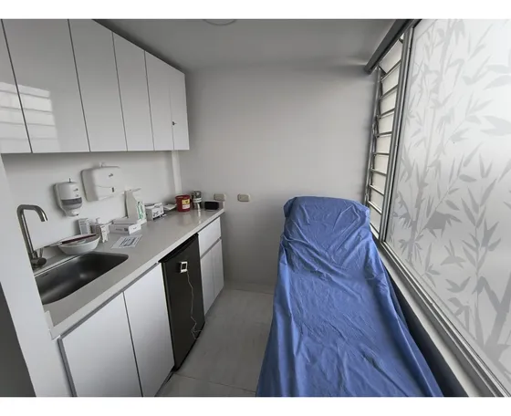 Venta Consultorio En Los Rosales, Manizales | Recién Remodelado