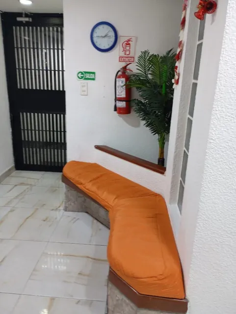 Alquiler Cubículo De 12 M2 Que Forma Parte De Una Oficina En La Torres Profesional La California (california Norte). Preferible Para Profesionales De La Salud. (a.v)