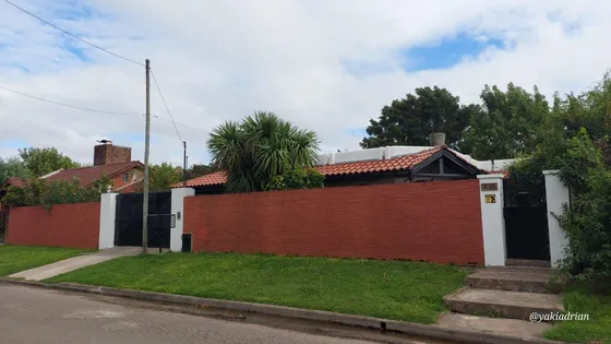 Casa En Venta En Escobar Centro, Gba Norte - 5 Ambientes