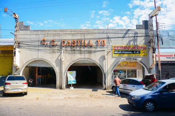 Local En El Cc Castillito Listo Para Trabajar
