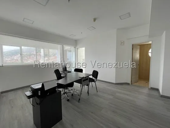 Oficina En Alquiler Ubicada En La Guaira Cod. 25-24600