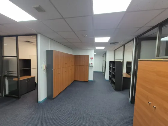 (ofi)las Condes Amplia-amoblada. A 450 M Del Metro Tobalaba