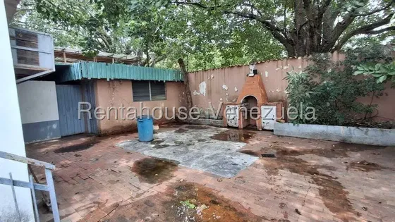 Iris Marín Vende Excelente Casa De 2 Plantas Ubicada Al Este De Barquisimeto Urb Del Este Cerca Av Lara Para Uso Comercial O Residencial