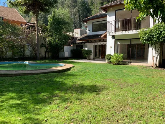 Estupenda Casa En Recinto Privado De Lonco Alto