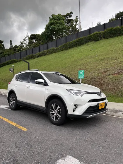 Toyota Rav4 2.0 Street