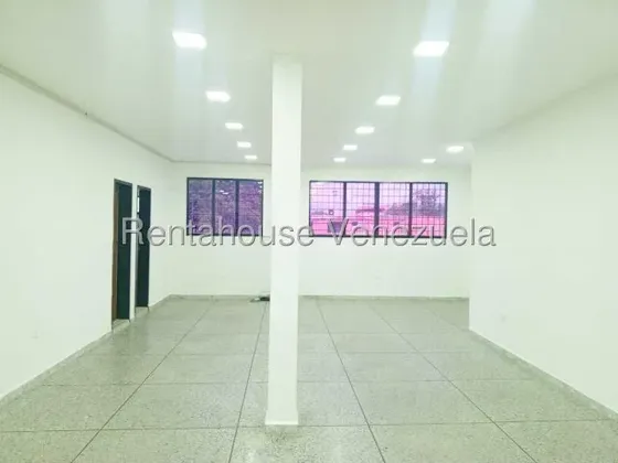 Edel Vargas Alquila Bella Y Amplia Oficina En Zona Oeste De Barquisimeto / Renta House