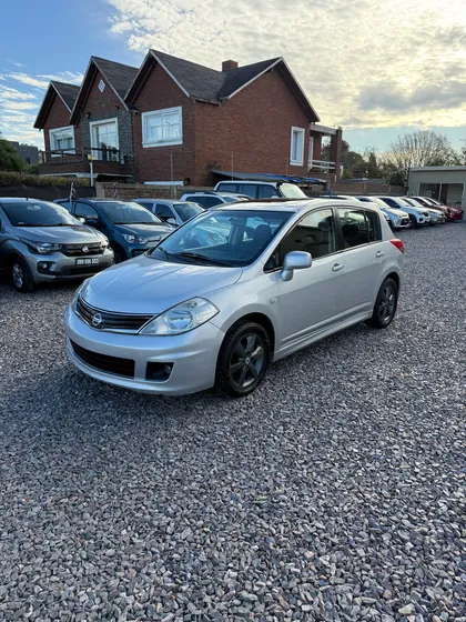 Nissan Tiida Hb 1.8 Premium Mt