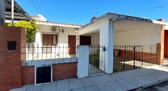 Venta Casa 2 Dorm C/cochera Sobre Av. 7 De Marzo