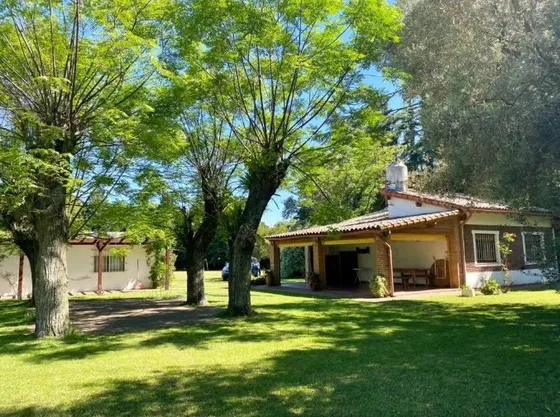 Casa Quinta Con Casa De Huéspedes En Venta Ciudad De Matheu