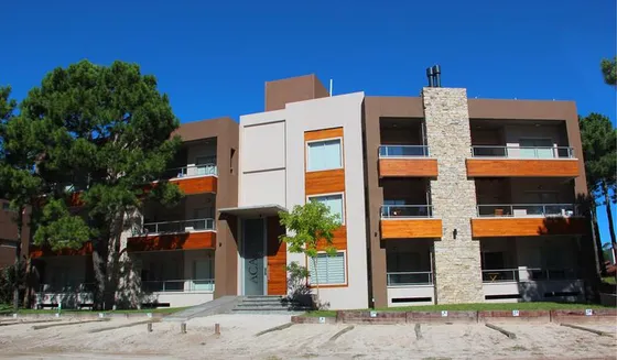 Departamento De Dos Dormitorios En Venta - Centro Pinamar
