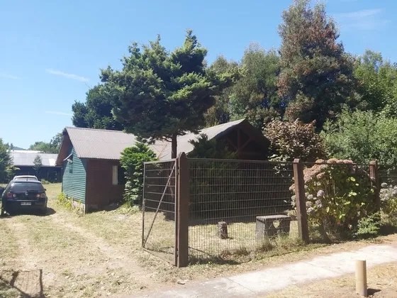 Amplia Casa Y 2 Cabañas Frente Al Lago Calafquén