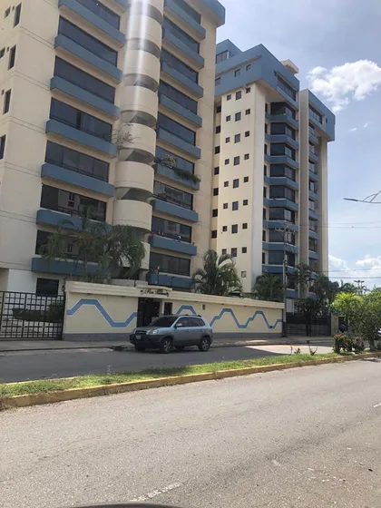 Penthouse En Venta Av Bolivar Lecheria