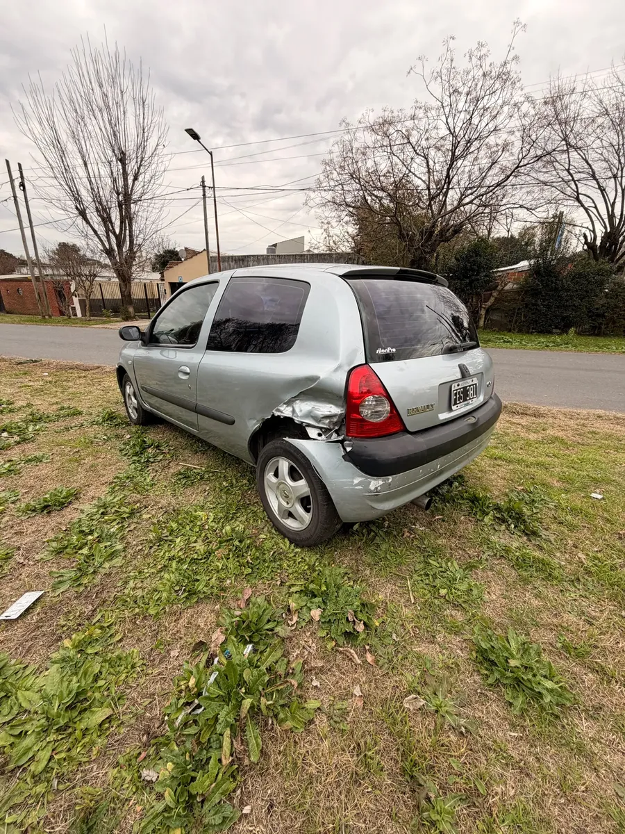 Renault Clio 1.6 Dynamique523355661565306885