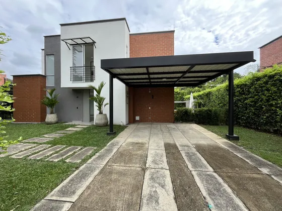Casa En Venta En Praderas De Verde Horizonte. Cod V8014611