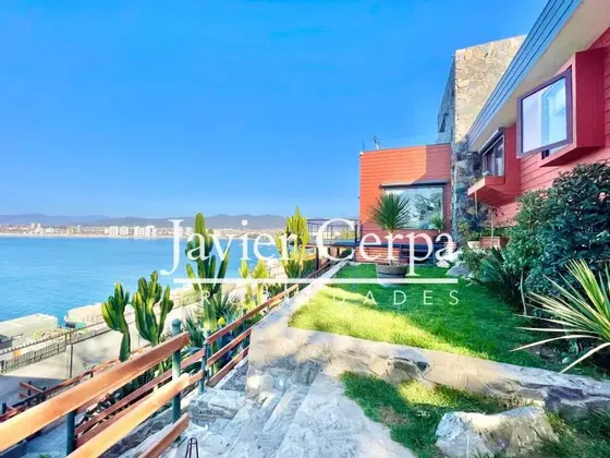 Amplia Casa Con Hermosa Vista A Playa La Herradura