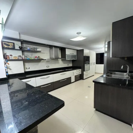 En Venta Town House Ubicado En Residencias Miramar Urbanizacion El Parral Valencia. St