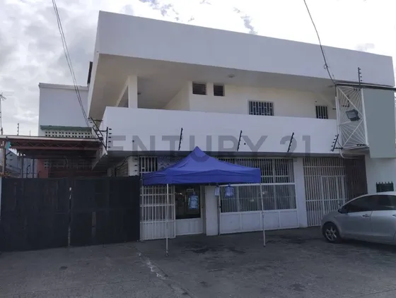 Edificio Con Un Área De 1268m² ,juan Griego, Isla De Margarita