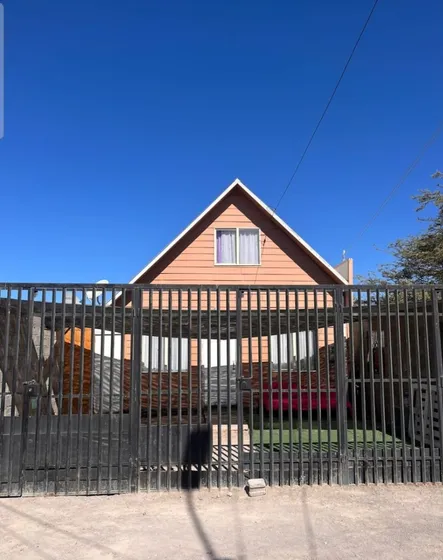 Casa A Dos Cuadras De Restaurante Flor De Huara 160 M2