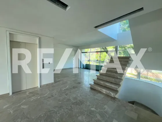 Apartamento En Venta Dúplex En La Castellana, A Estrenar, Con Terraza Descubierta Y Jardín, En La Zona Más Prestigiosa De Caracas