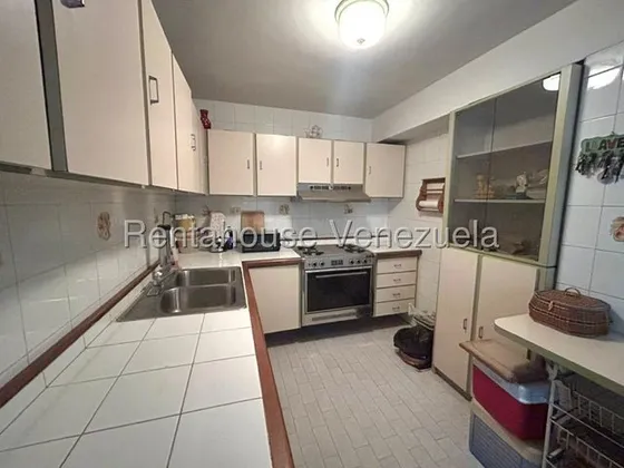 Jean Pavon Tiene Excelente Apartamento En Venta En La Avenida Venezuela En El Centro-este De Barquisimeto Lara 2 4 0 2 8 