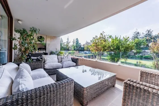 Departamento En Venta De 6 Dorm. En Las Condes