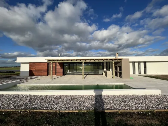 Casa En Venta En Laguna De Los Cisnes