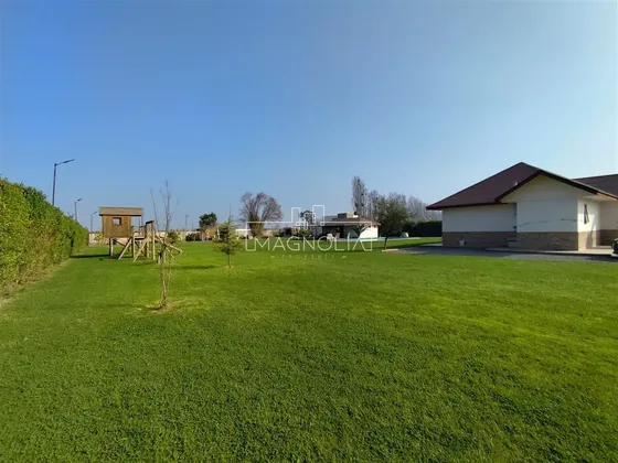 Casa En Venta De 5 Dorm. En Calera De Tango